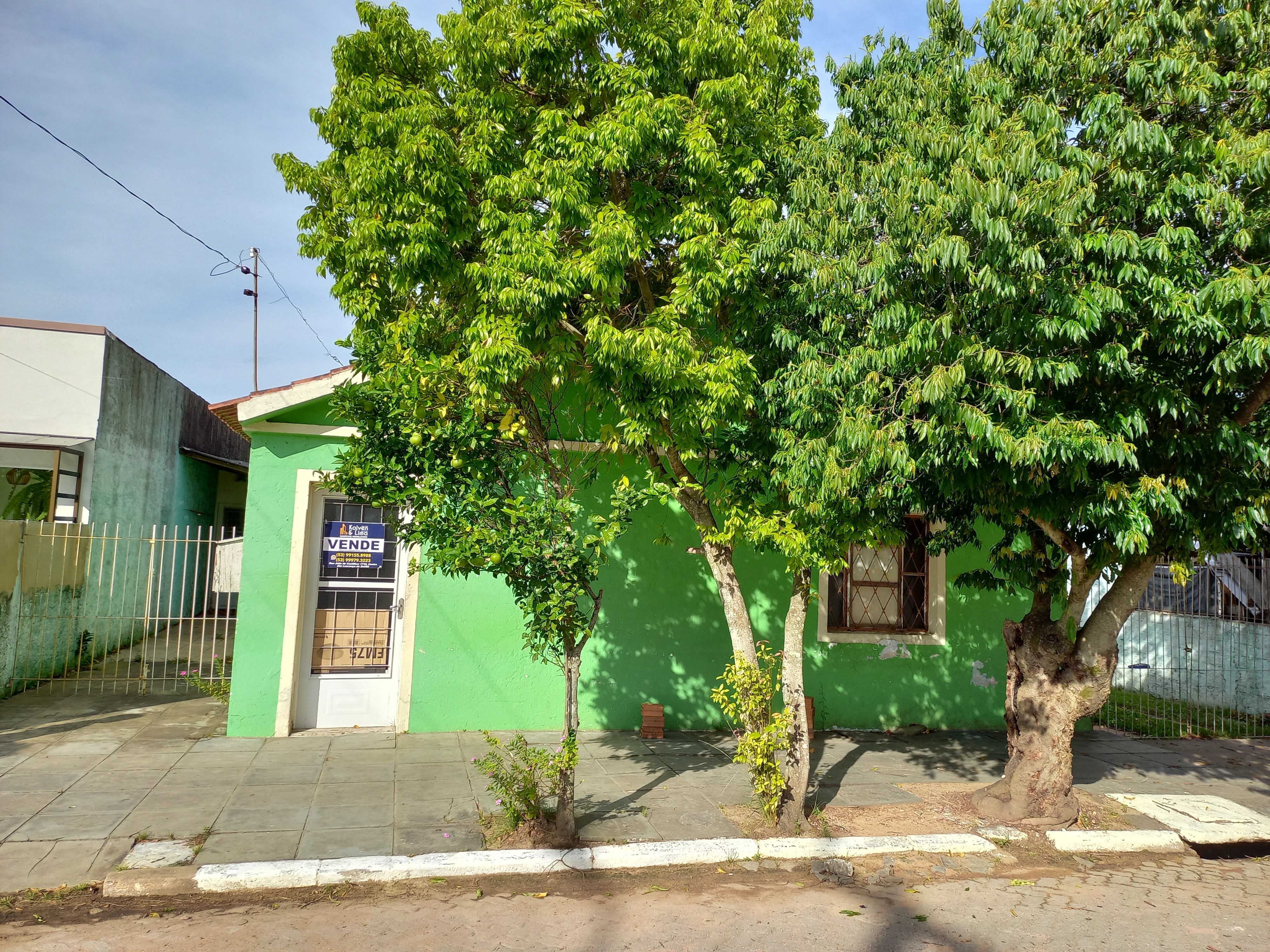 Casa com Terreno Amplo