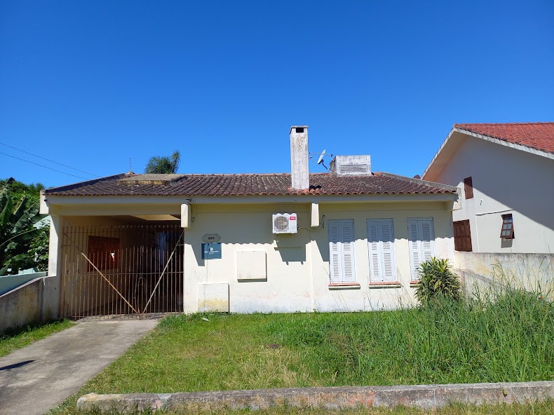 Casa de Alvenaria no Bairro Balneário