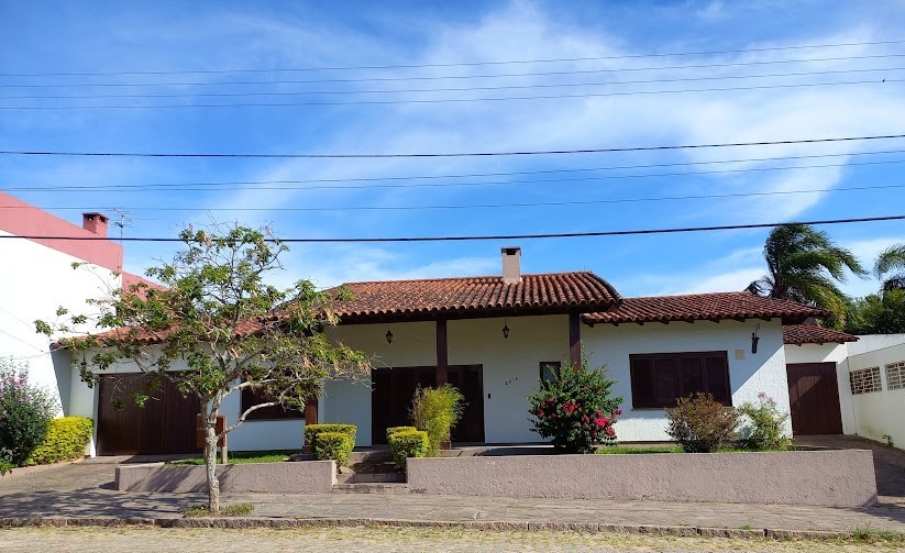 Casa de Alvenaria com 227,71m² no Centro