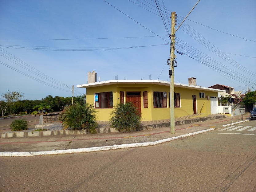 Prédio Comercial e Residencial Frente a Lagoa na Barrinha