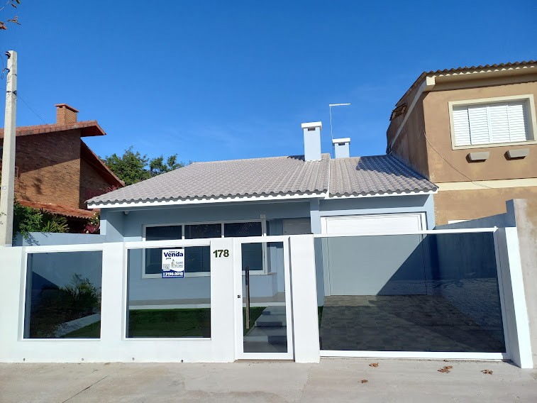 Casa Nova de Alvenaria no Bairro Balneário