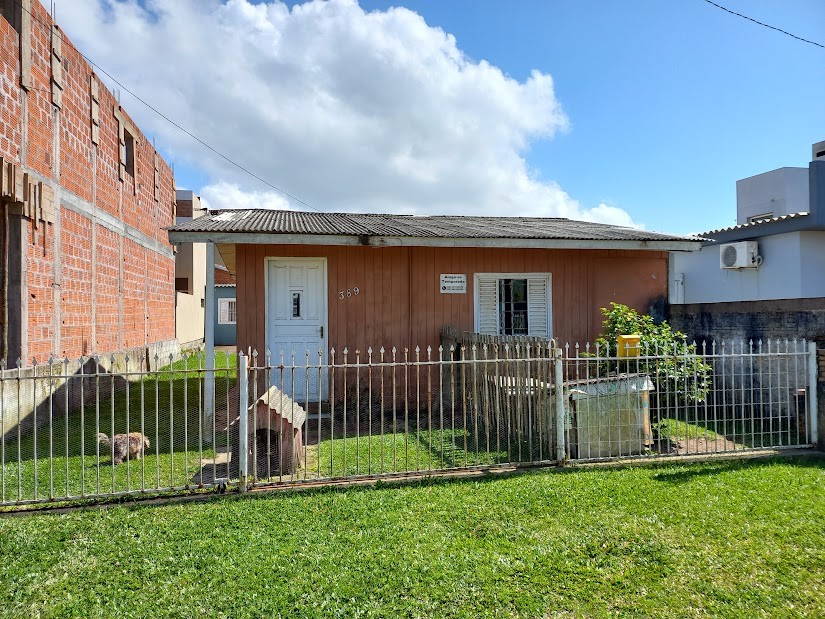 Chalé e Casa de Alvenaria no Bairro Barrinha