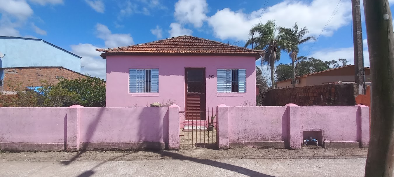 Casa de Alvenaria  no Bairro Santa Terezinha