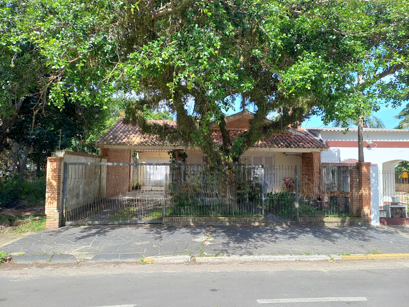 Casa de Alvenaria no Bairro Balneário