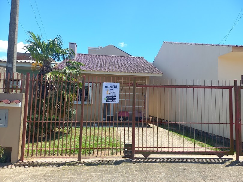 Casa  de Alvenaria Mobiliada no Bairro Centro