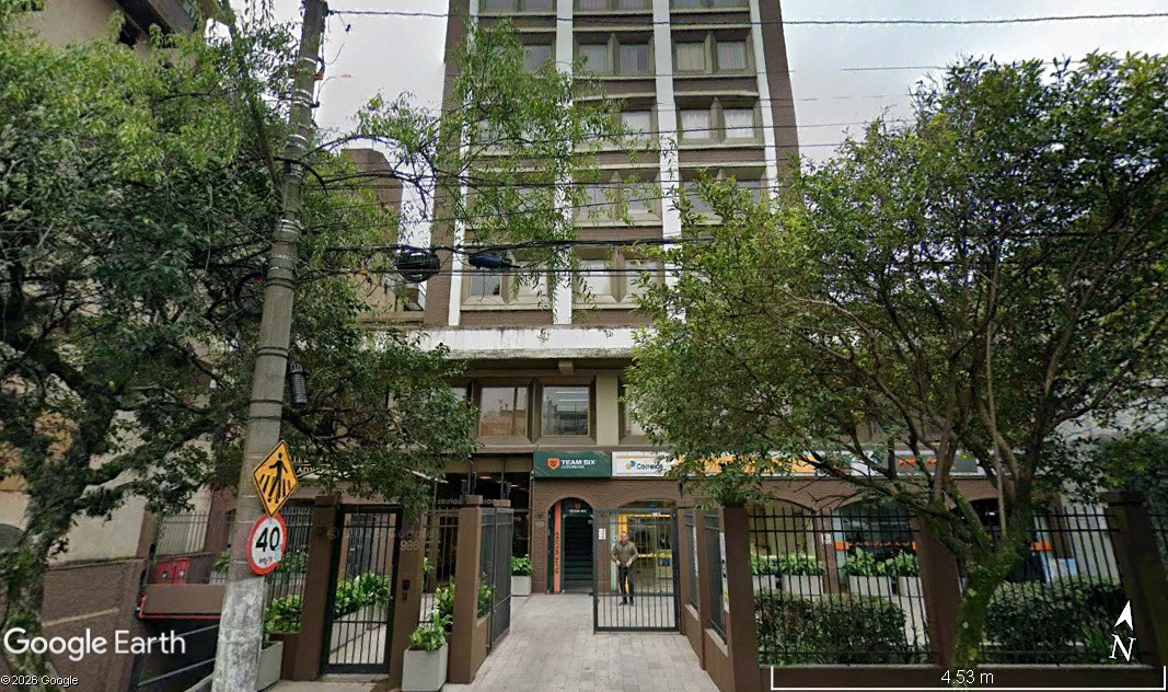 Apartamento no Bairro Independência em Porto Alegre